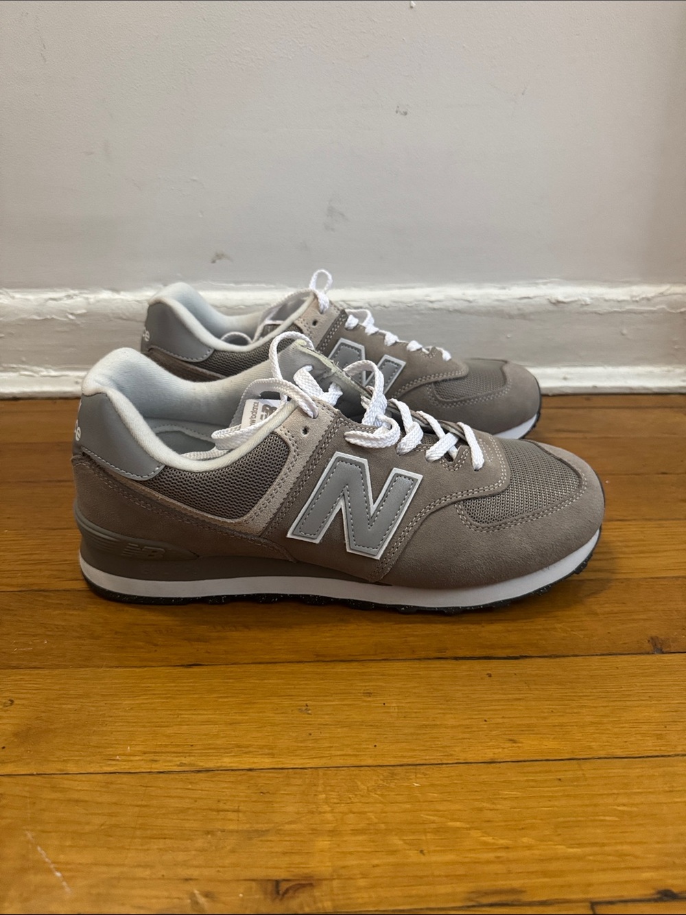Like New Balance Men's Sneakers in Grey and White